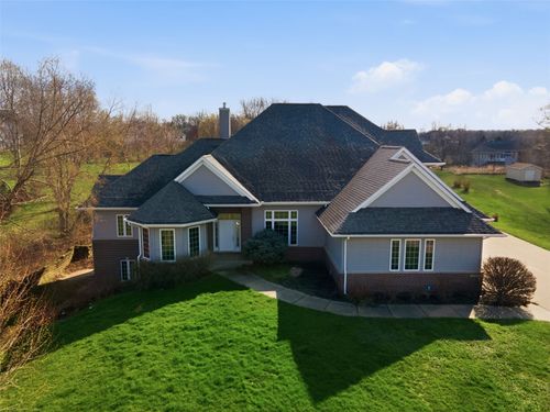 2502 River Run Ct, Cedar Rapids, IA, 52411-8145 | Card Image