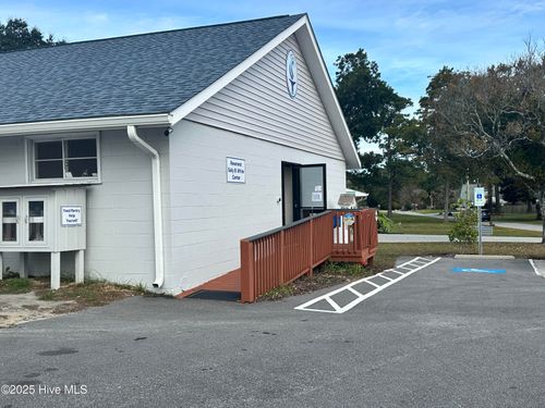 101-2900 Bridges St, Morehead City, NC, 28557-3328 | Card Image