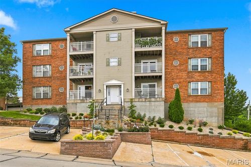 i-122 Samarra Estates Dr, Fenton, MO, 63026-6594 | Card Image