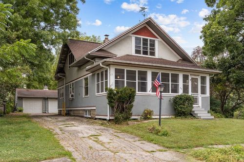 56 North Ave, Central City, IA, 52214-9600 | Card Image