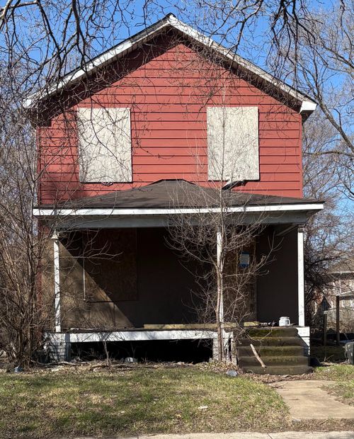 560 Kentucky St, Gary, IN, 46402-1430 | Card Image
