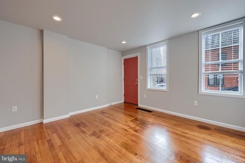 517 Manor St, LANCASTER, PA, 17603-5215 | Card Image