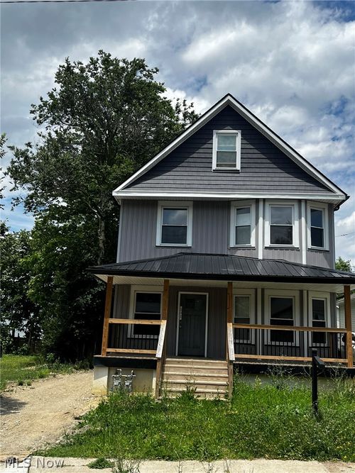 10905 Grandview Ave, Cleveland, OH, 44104-3528 | Card Image