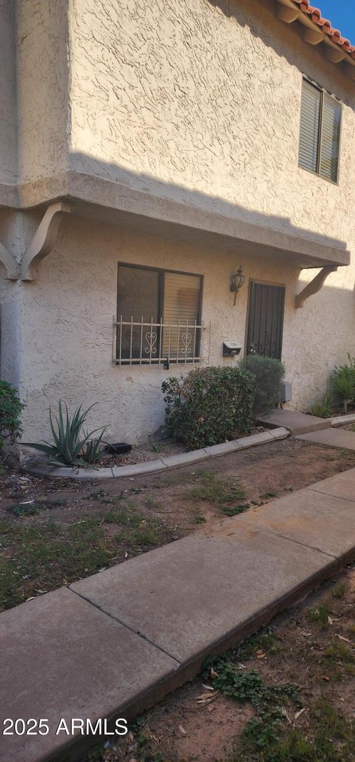 1228 E Lawrence Ln, Phoenix, AZ, 85020-3032 | Card Image