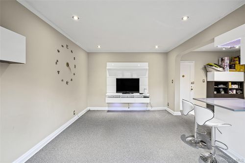 209-255 Central Ave, Lawrence, NY, 11559-1539 | Card Image