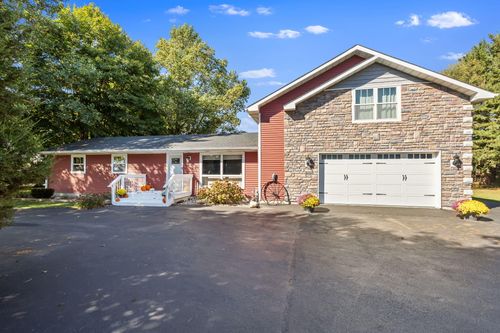 530 S 300 E, Kouts, IN, 46347-9634 | Card Image