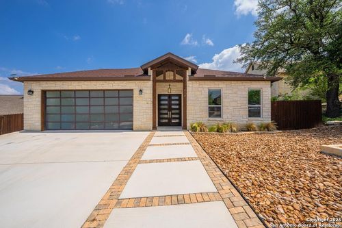 212 Castle Pines Dr, Kerrville, TX, 78028-6521 | Card Image