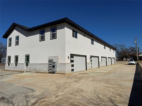 6800 Oak Crest Dr W, Fort Worth, TX, 76140-1624 | Card Image