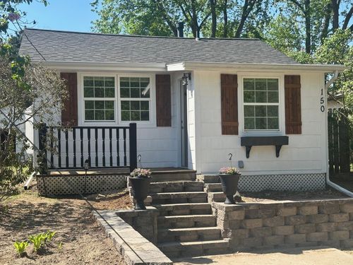 150 Locust St, Mahtomedi, MN, 55115-1557 | Card Image