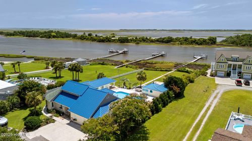 162 Peninsula Manor Rd, Hubert, NC, 28539-3763 | Card Image