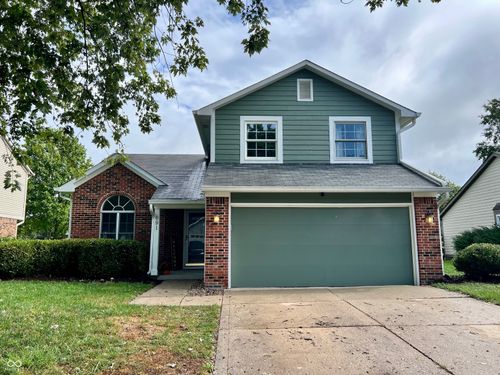 691 Hunting Creek Dr, Greenwood, IN, 46142-1554 | Card Image