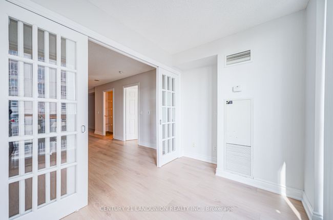 3406 - 763 Bay St, Condo with 2 bedrooms, 1 bathrooms and 1 parking in Toronto ON | Image 24
