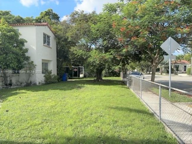1414 Sw 19 Th Ave, House other with 4 bedrooms, 3 bathrooms and null parking in Miami FL | Image 6