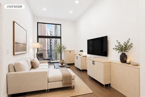 4m-372 5th Ave, New York, NY, 10018-8107 | Card Image