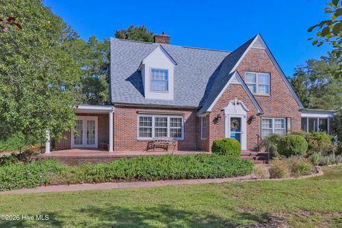 413 E Main St, Wallace, NC, 28466-2725 | Card Image