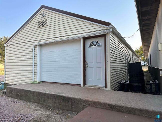 700 6th St, Home with 0 bedrooms, 2 bathrooms and null parking in Freeman SD | Image 5