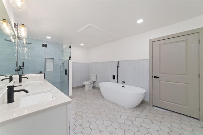 11931 S Red Cedar Cir, House other with 5 bedrooms, 4 bathrooms and 2 parking in The Woodlands TX | Image 12