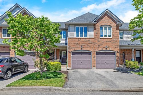40-2960 Headon Forest Dr, Burlington, ON, L7M4G5 | Card Image