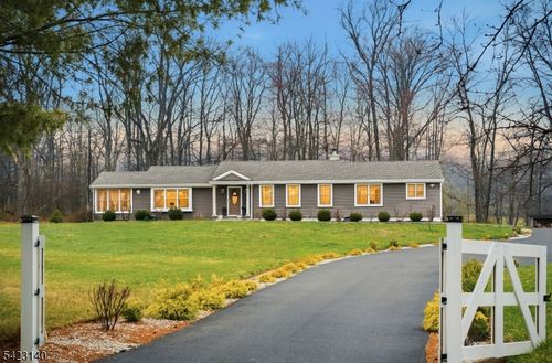 17 Fairmount Rd W, Tewksbury Twp, NJ, 07830-3338 | Card Image