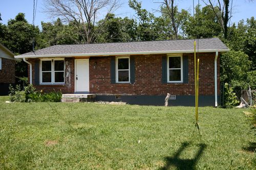 2741 Old Matthews Rd, Nashville, TN, 37207-3810 | Card Image
