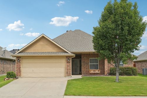 729 Evergreen Ct, Burleson, TX, 76028-8409 | Card Image