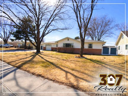 172 Camino Del Rey, Torrington, WY, 82240-1724 | Card Image