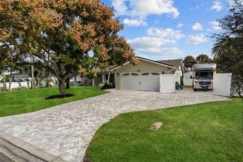 4592 40th St S, St Petersburg, FL, 33711-4418 | Card Image