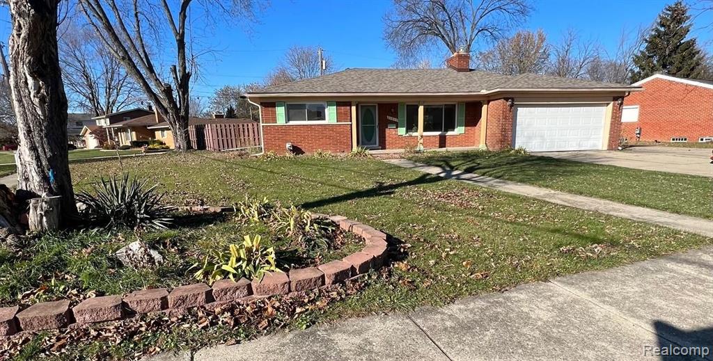Beaconsfield St, Roseville, MI 48066