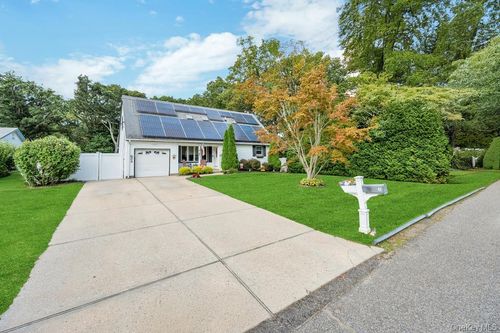 45 Floradora Dr, Mastic, NY, 11950-1425 | Card Image