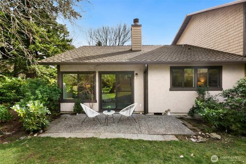 11917 Stendall Pl N, Seattle, WA, 98133-8339 | Card Image