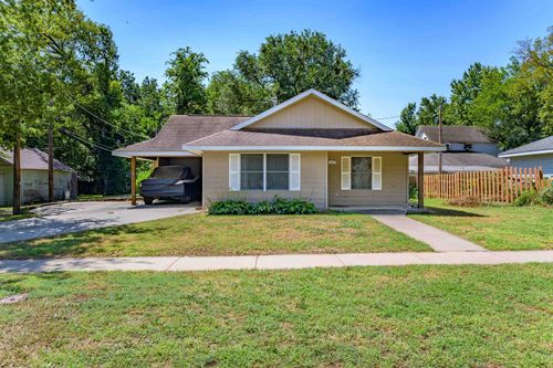 219 W 13th Ave, Winfield, KS, 67156-4203 | Card Image