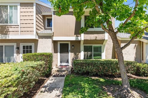 17 Hollowglen, Irvine, CA, 92604 | Card Image
