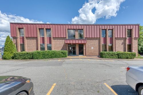 135 Burnside Ave, East Hartford, CT, 06108-3466 | Card Image