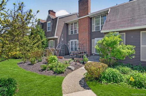 92 Homestead Village Dr, Warwick, NY, 10990-4215 | Card Image