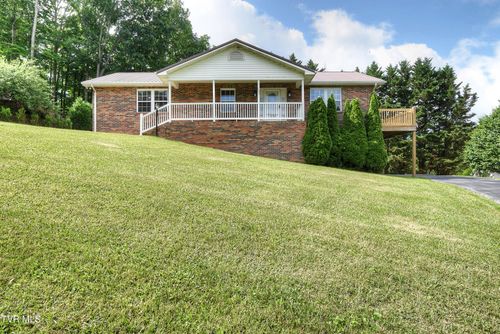 102 Spring Hill Dr, Unicoi, TN, 37692-6452 | Card Image