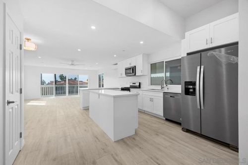 2157 Manchester Ave, Cardiff by the Sea, CA, 92007-1853 | Card Image