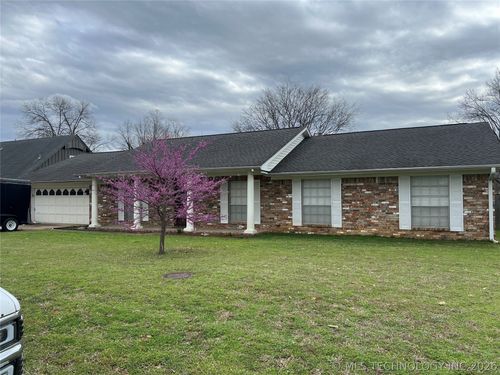 2711 Kingston St, Muskogee, OK, 74403-3227 | Card Image