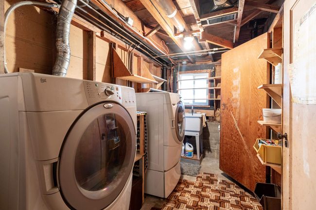 692 Blue Mountain St, House other with 3 bedrooms, 1 bathrooms and 6 parking in Coquitlam BC | Image 23