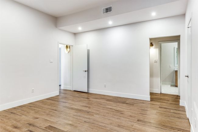 APT-102 - 10403 High Hollows Dr, Condo with 3 bedrooms, 3 bathrooms and null parking in Dallas TX | Image 21