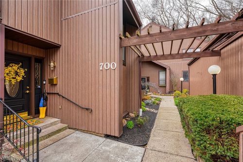 700 Tall Oaks Ct, Newark, OH, 43055 | Card Image
