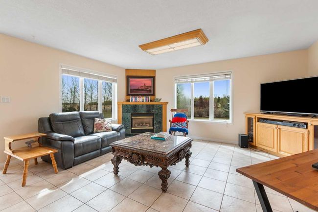 40-33049 Range Road 12, House other with 3 bedrooms, 3 bathrooms and 5 parking in Mountain View County AB | Image 8