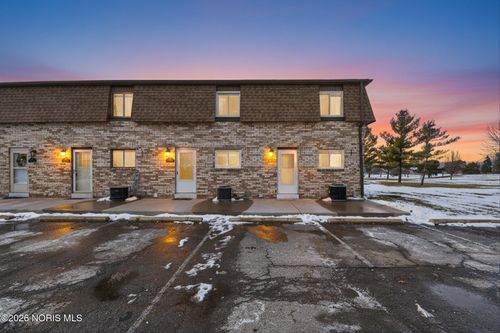 728 Fairway Dr, Wauseon, OH, 43567-9289 | Card Image