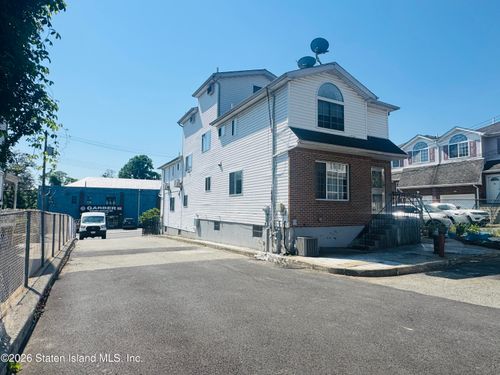 97 Greenfield Ave, Staten Island, NY, 10304-3705 | Card Image