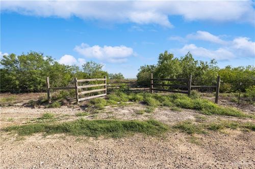 136 Paseo De La Mulada Rd, Rio Grande City, TX, 78582-2279 | Card Image