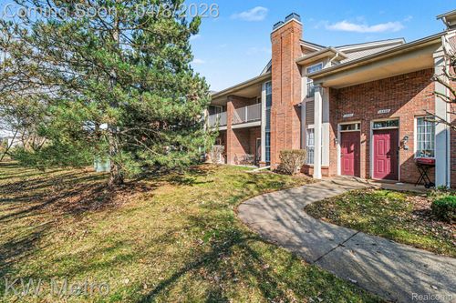 195-15392 Yale Dr, Clinton Township, MI, 48038-1098 | Card Image