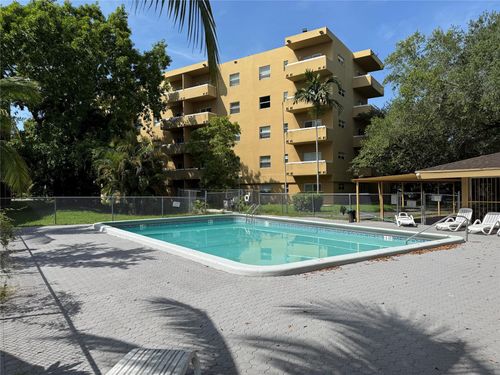 apt-304-4111 Stirling Rd, Davie, FL, 33314-7539 | Card Image
