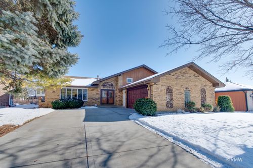 1113 N Itasca Rd, Addison, IL, 60101-1126 | Card Image