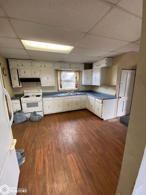 9213 160th St, Swaledale, IA, 50477-8814 | Card Image