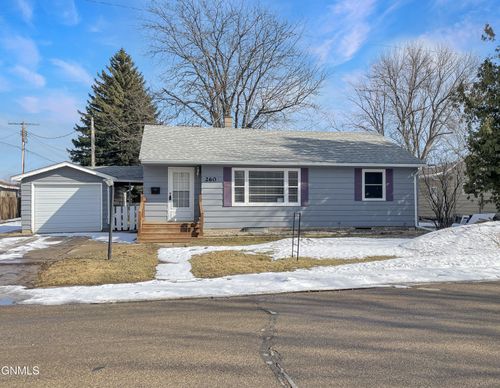 260 5th Ave S, Carrington, ND, 58421-2141 | Card Image