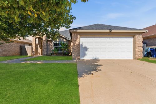 4712 Topaz Ln, Granbury, TX, 76049-7789 | Card Image